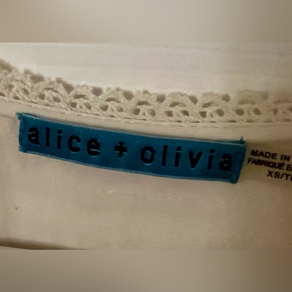 Alice + Olivia blouse. - Picture 4 of 7